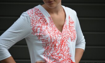 Meine neue Verano-Bluse aus Rote Koralle Baumwolljersey von Abenteuerstoffe - Titelbild