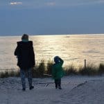 Sommerurlaub mit Kindern - Strandspaziergang Markgrafenheide
